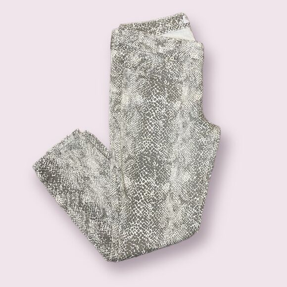Express Stella Ankle Jeans  - Picture 1 of 9